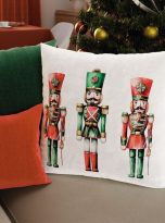 DZIADKI-DO-ORZECHOW-Poszewka-dekoracyjna-VELVET-40-40cm-kolor-009-wielokolorowy-PBN279POP0090400401_1871407_1200-600×600-1.jpg