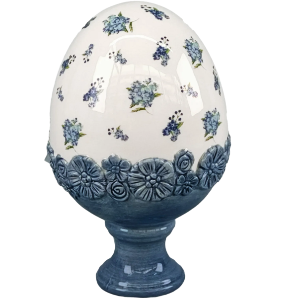 Elegancka wielkanocna ozdoba z niebieskimi kwiatami 2 BM